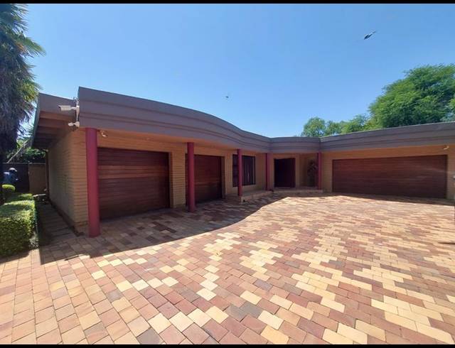 4 BEDROOM HOUSE FOR SALE IN VANDERBIJLPARK SW 5